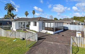2/355 Great South Road, Papakura