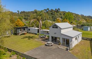 18B Captain Cook Road, Cooks Beach