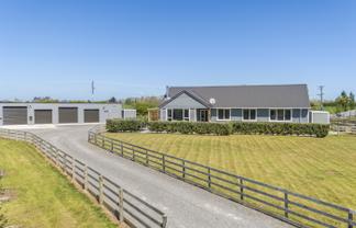 9 Brandon Hall Road, Bulls