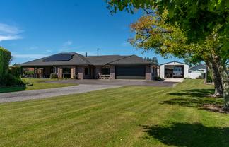 99 Lincoln Road, Carterton