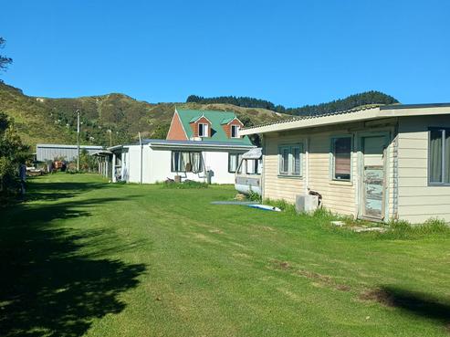 167 Newcastle Street, Mahia