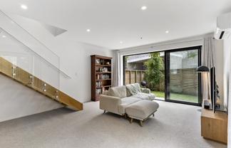 6B Ferry Road, Days Bay