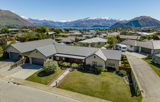 15 Farrant Drive, Wanaka
