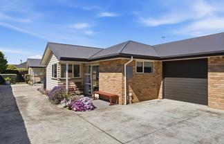 2/121 Marriotts Road, North New Brighton