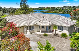 49 Settlers Grove, Orewa