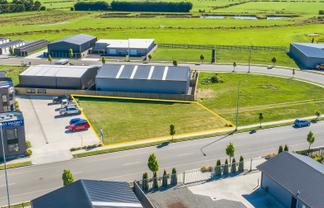 Prime 702 m² Commercial Section - Entry Level !