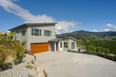 8 Heemskerck Place, Britannia Heights