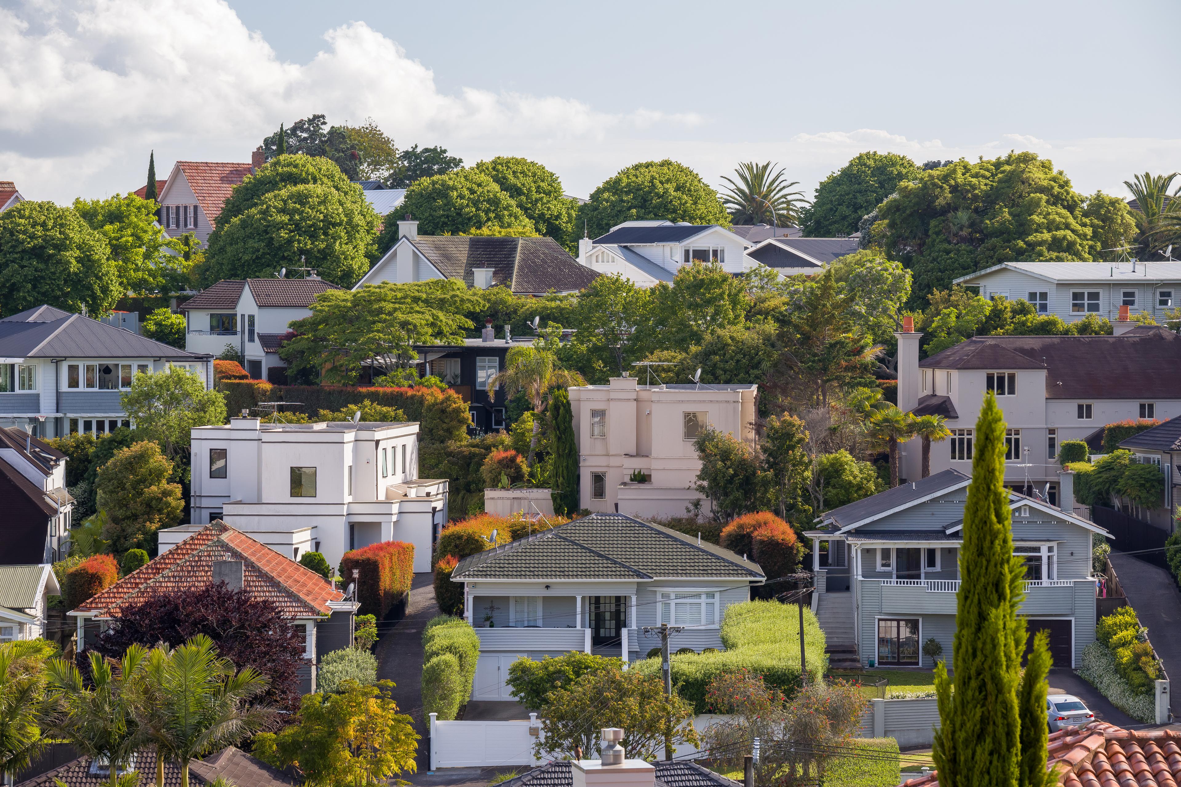 Property asking prices within 6% of selling prices since our records began